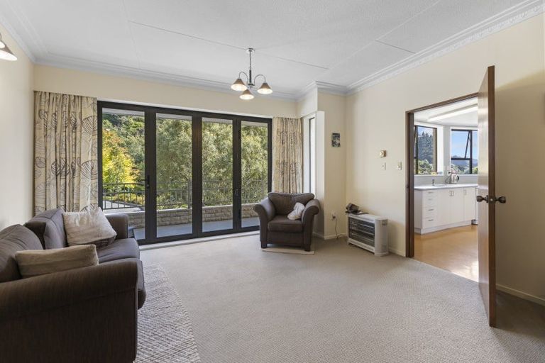 Photo of property in 33 Blanket Bay Road, Sawyers Bay, Port Chalmers, 9023