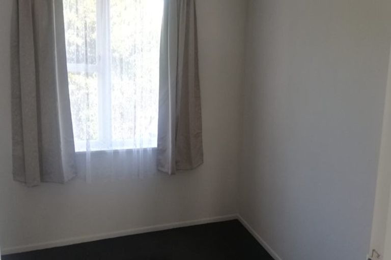 Photo of property in 5 Cypress Drive, Maungaraki, Lower Hutt, 5010