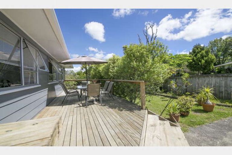 Photo of property in 73 Oreil Avenue, West Harbour, Auckland, 0618