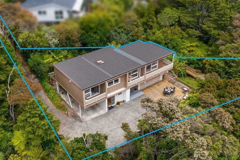 Photo of property in 8 Tranquil Glade, Hillcrest, Auckland, 0627