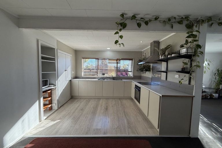 Photo of property in 1 Luxton Place, Rangiora, 7400
