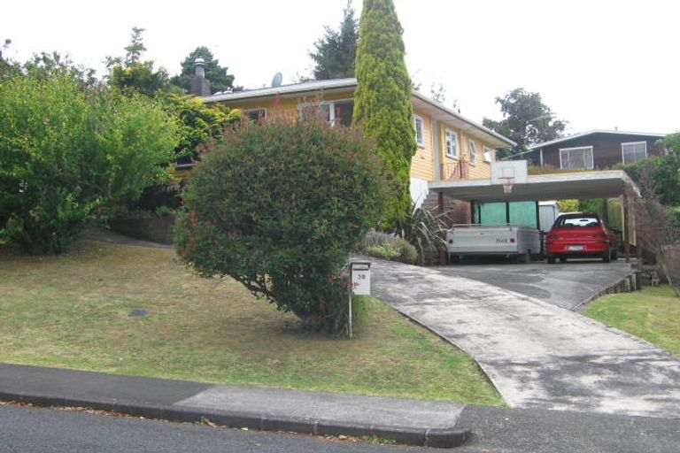 Photo of property in 39 Ramillies Place, Glenfield, Auckland, 0629