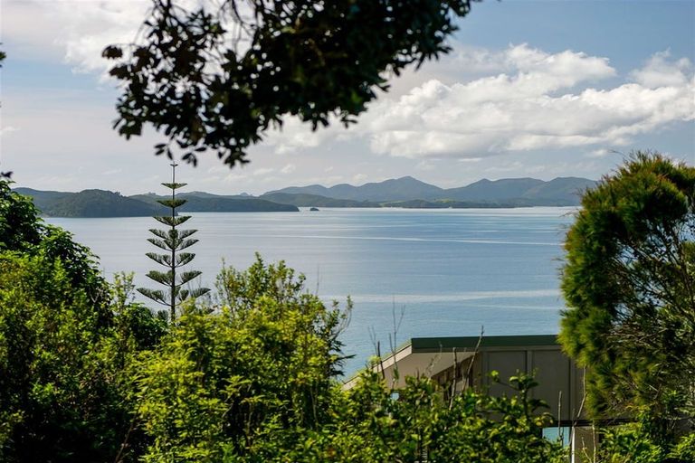 Photo of property in 34 Oneroa Road, Russell, 0202