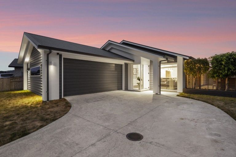 Photo of property in 12 Kahuparere Crescent, Pyes Pa, Tauranga, 3112