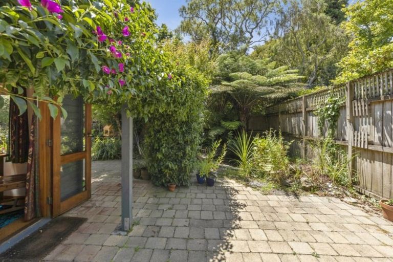 Photo of property in 5 Dalton Grove, Stokes Valley, Lower Hutt, 5019