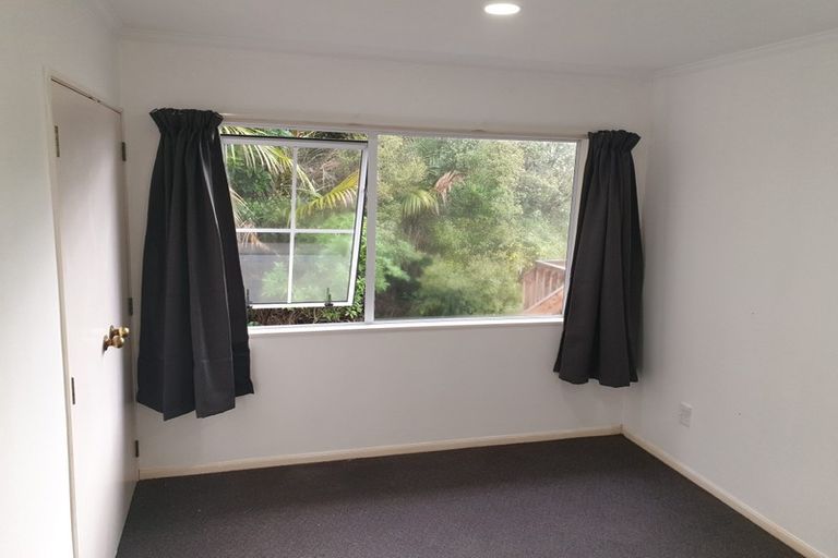 Photo of property in 1/35 Witheford Drive, Bayview, Auckland, 0629