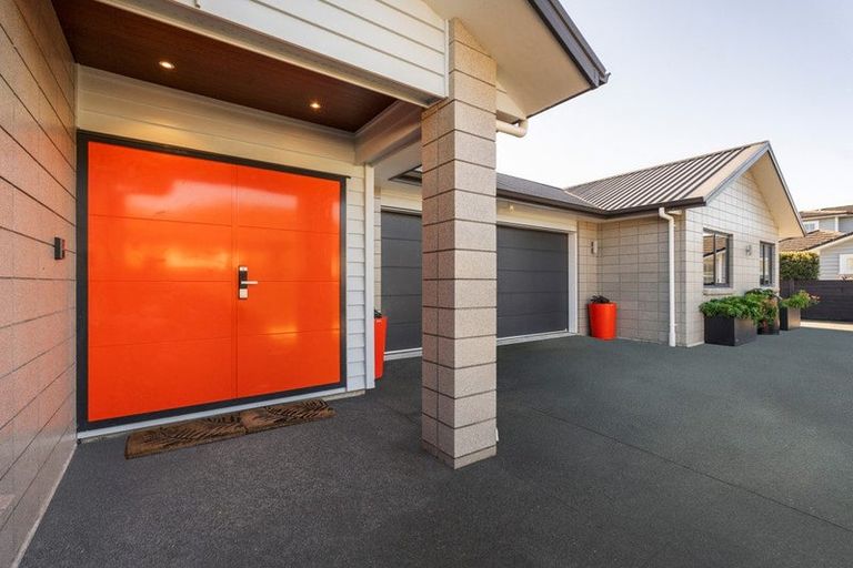 Photo of property in 14 Leebank Crescent, Riverhead, 0820