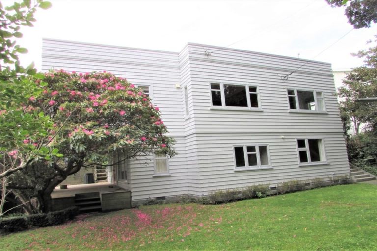 Photo of property in 4 Vennell Street, Brooklyn, Wellington, 6021