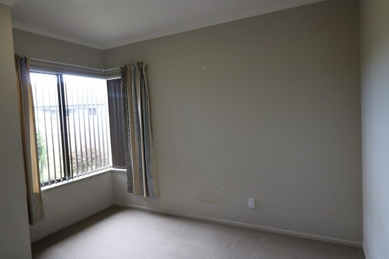 Photo of property in 8 Gibbston Close, Huntington, Hamilton, 3210