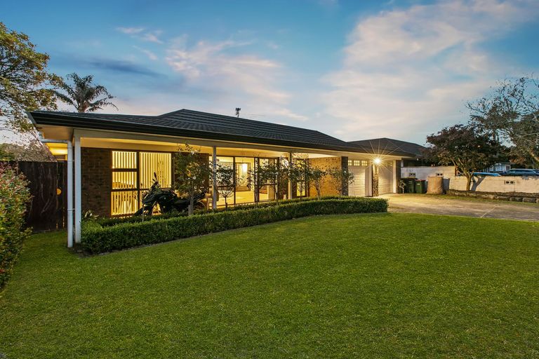 Photo of property in 7 Zenith Place, Conifer Grove, Takanini, 2112