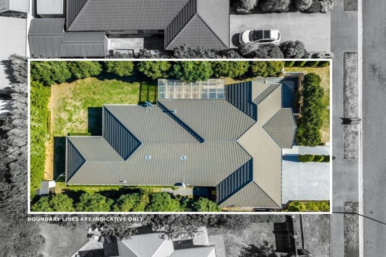 Photo of property in 6 Foresters Crescent, Parklands, Christchurch, 8083