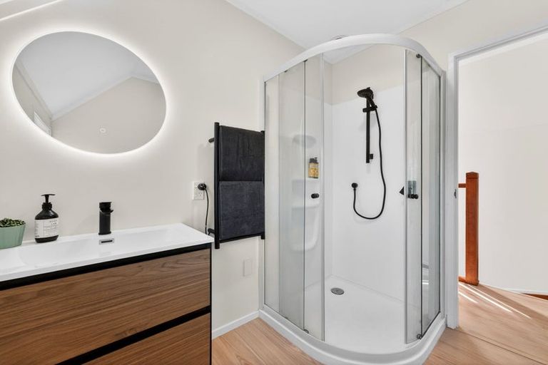 Photo of property in 2/36 Gatman Street, Birkdale, Auckland, 0626