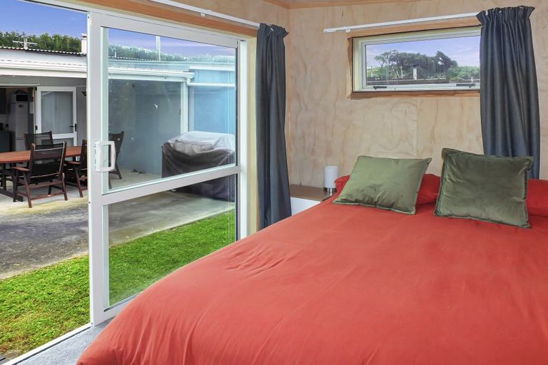 Photo of property in 13 Barber Street, Foxton Beach, Foxton, 4815