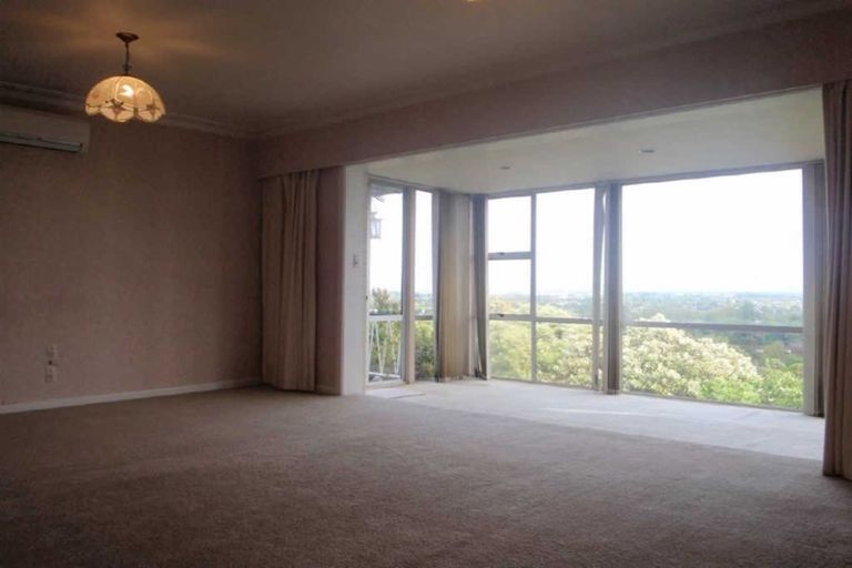 Photo of property in 1/15 Karitane Drive, Cashmere, Christchurch, 8022