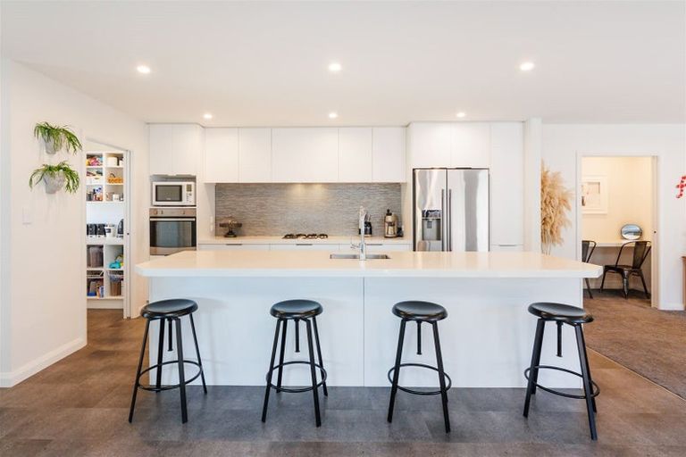 Photo of property in 36 Freedom Drive, Kelvin Grove, Palmerston North, 4414