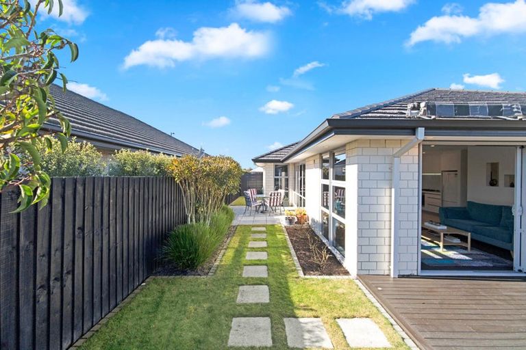 Photo of property in 16 Whitau Place, Marshland, Christchurch, 8083