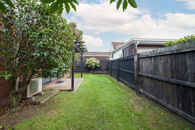 Photo of property in 2/112a Poulson Street, Addington, Christchurch, 8024