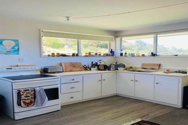 Photo of property in 46 Hawkhurst Road, Lyttelton, 8082
