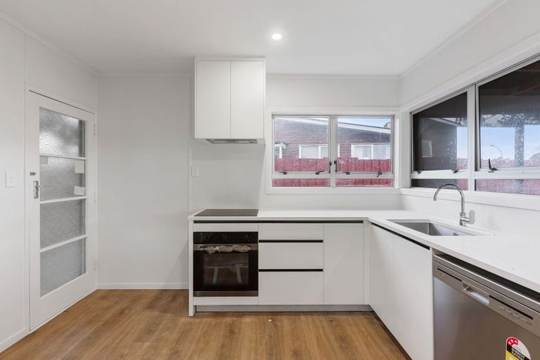 Photo of property in 32 Idlewild Avenue, Mangere, Auckland, 2022