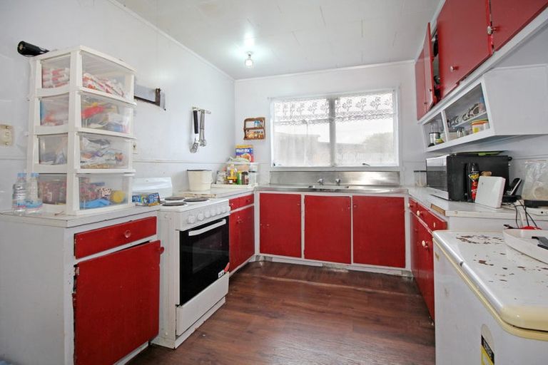 Photo of property in 74 Sikkim Crescent, Clover Park, Auckland, 2019