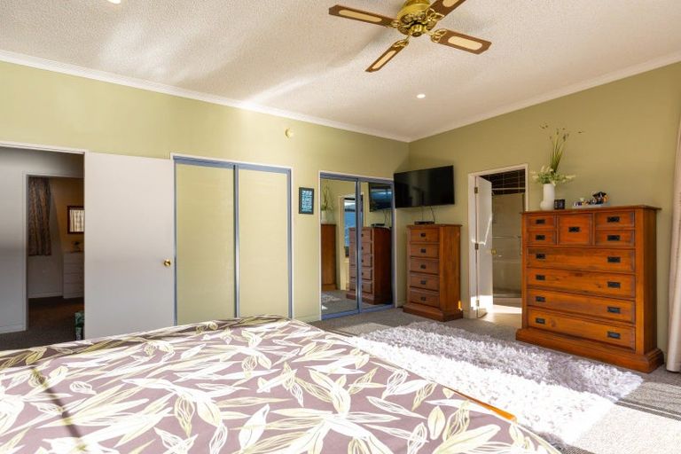 Photo of property in 8 Marina View, Waikawa, Picton, 7281