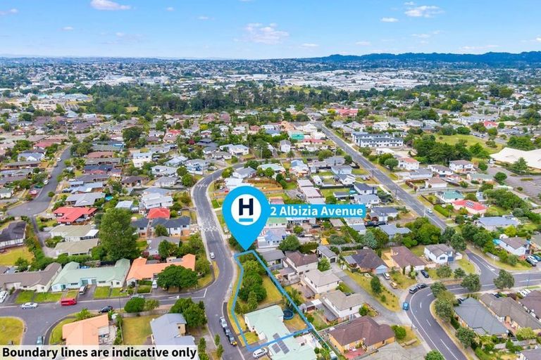 Photo of property in 2 Albizia Avenue, Henderson, Auckland, 0612