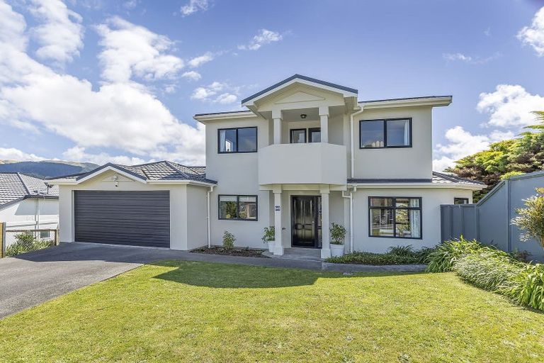 Photo of property in 94 Woodman Drive, Tawa, Wellington, 5028