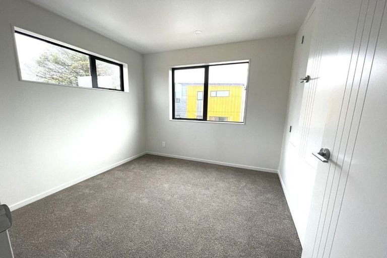 Photo of property in 2/54 Swanson Road, Henderson, Auckland, 0610
