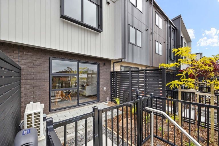 Photo of property in 57 Jabuka Street, Glen Eden, Auckland, 0602