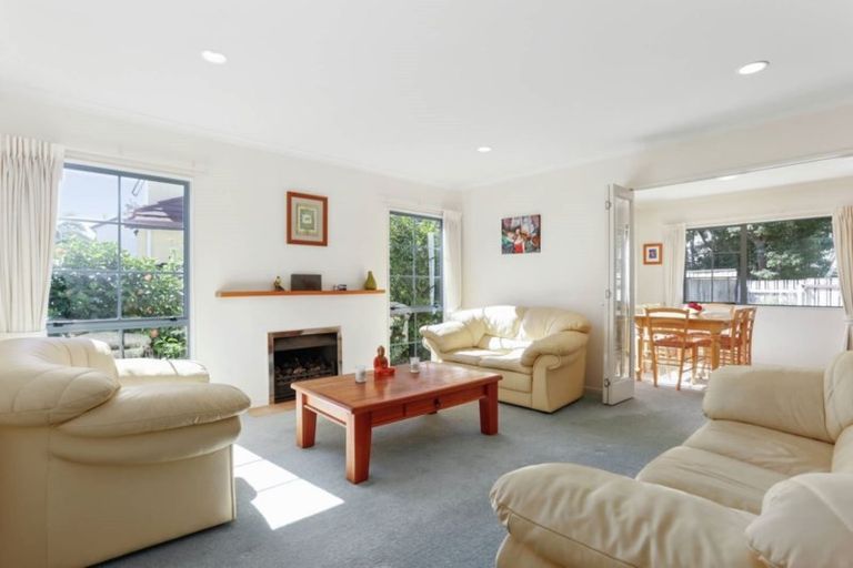 Photo of property in 31 Oakwood Grove, Eastern Beach, Auckland, 2012