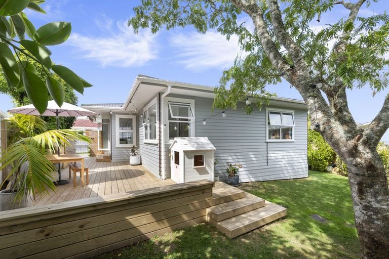 Photo of property in 1/24a Wolsley Avenue, Milford, Auckland, 0620