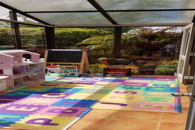 Photo of property in 17 Mallard Grove, Churton Park, Wellington, 6037