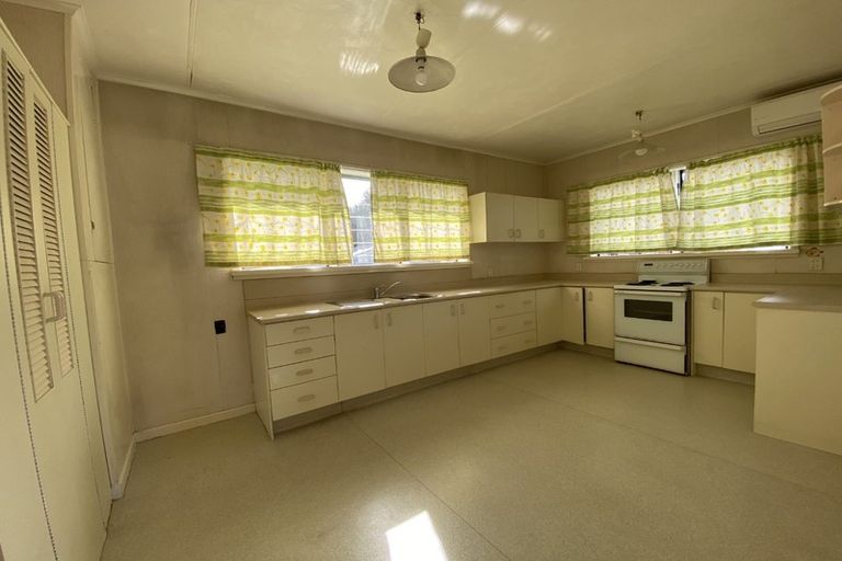 Photo of property in 16 Nicholson Avenue, Papatoetoe, Auckland, 2025