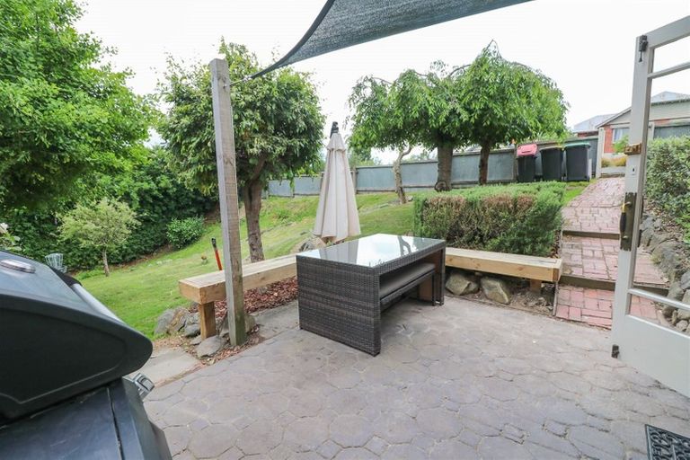 Photo of property in 1 Hertnon Street, West End, Timaru, 7910