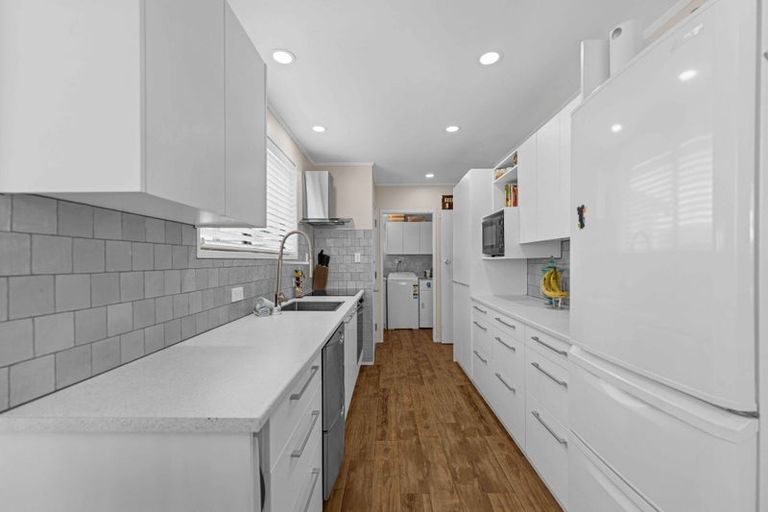 Photo of property in 9 Le Havre Place, Takanini, 2112