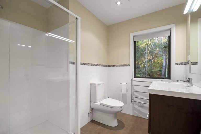 Photo of property in 33 Bernard Magnus Lane, Greenhithe, Auckland, 0632