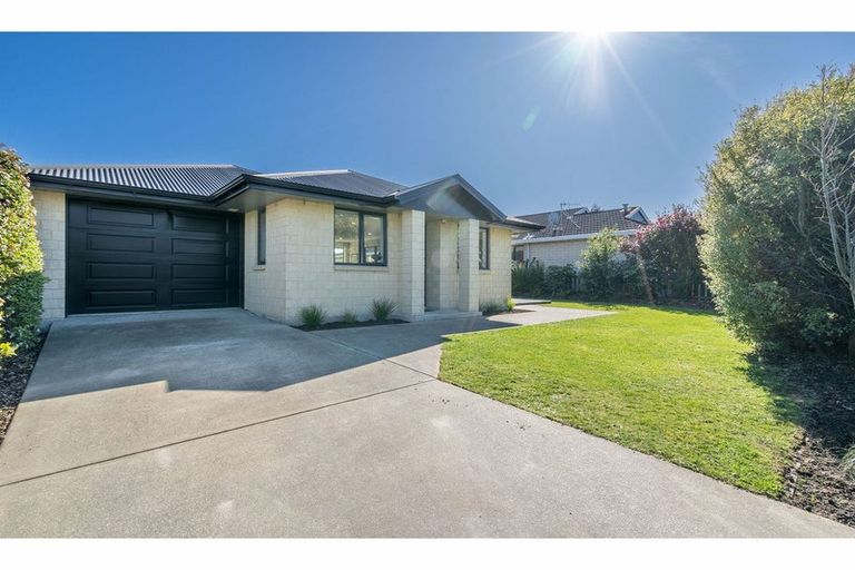 Photo of property in 37 Vogel Place, Waikiwi, Invercargill, 9810