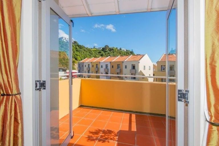 Photo of property in Marrakech Cafe, 73/305 Evans Bay Parade, Hataitai, Wellington, 6021