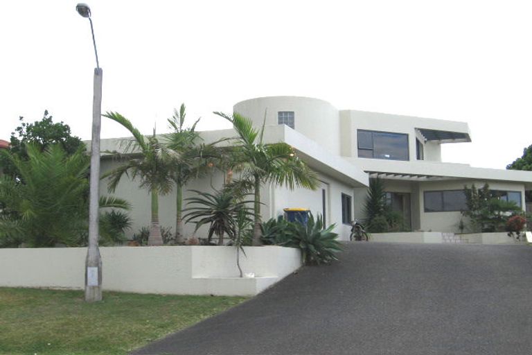 Photo of property in 11 Horizon Way, West Harbour, Auckland, 0618