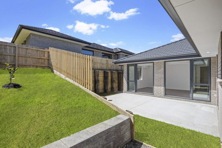 Photo of property in 58 Leathem Crescent, Pokeno, 2402