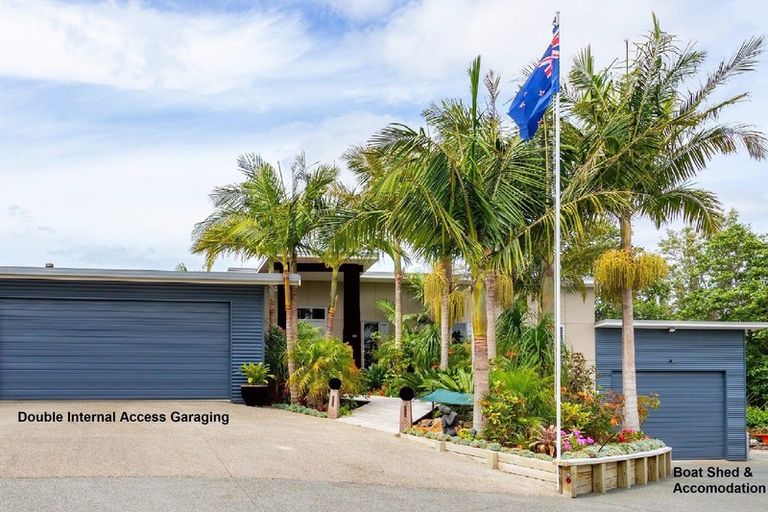 Photo of property in 56 Old Waipu Road, Mangawhai, 0505