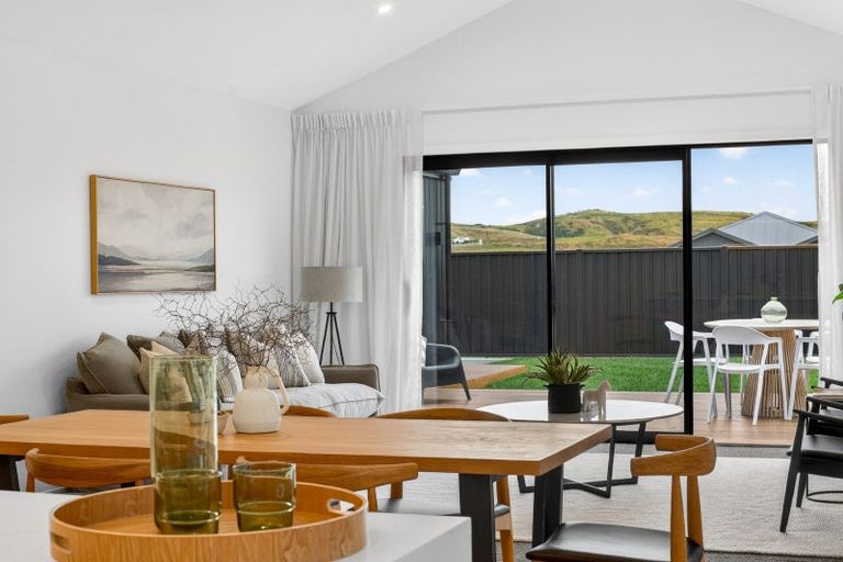 Photo of property in 7 Annie Aranui Drive, Poraiti, 4182