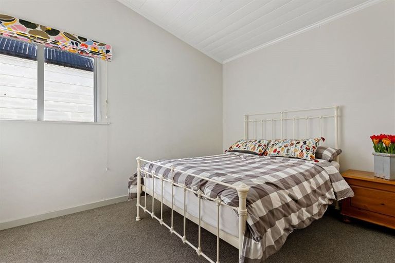 Photo of property in 8 Vienna Street, Waltham, Christchurch, 8023