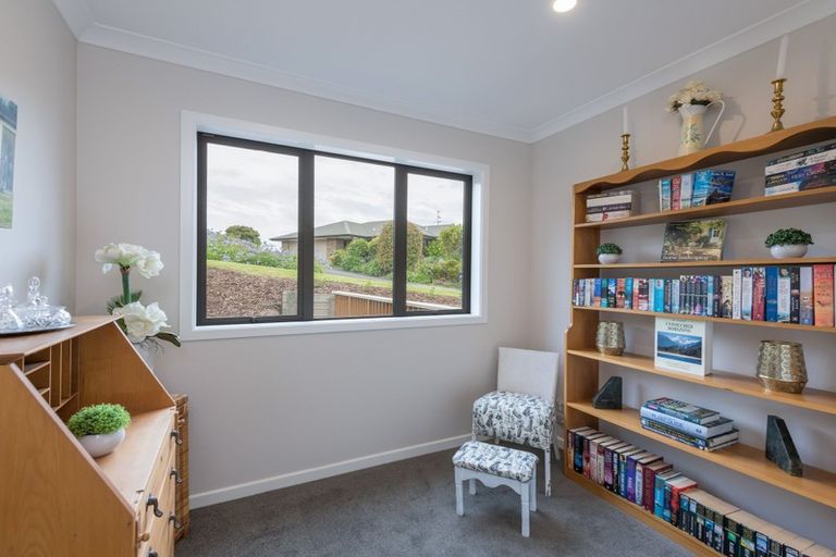 Photo of property in 17 Clairmont Heights, Stoke, Nelson, 7011