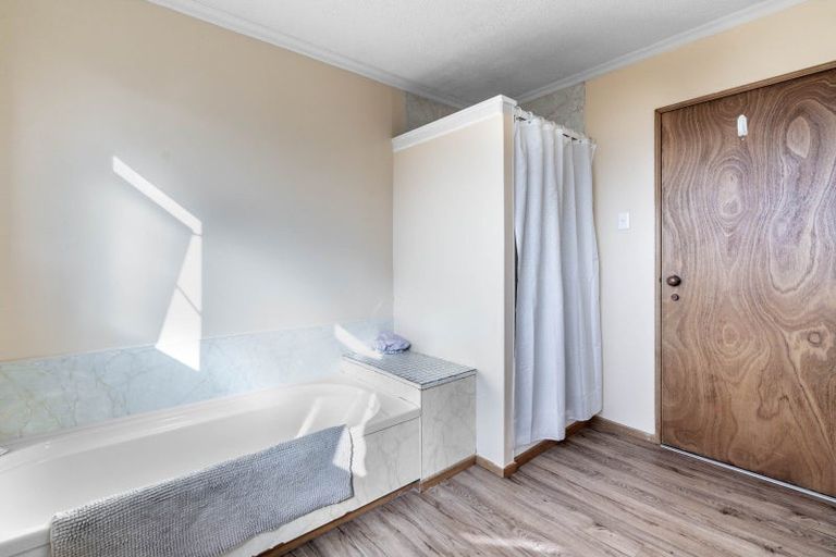 Photo of property in 84 Kildare Drive, Waikiwi, Invercargill, 9810