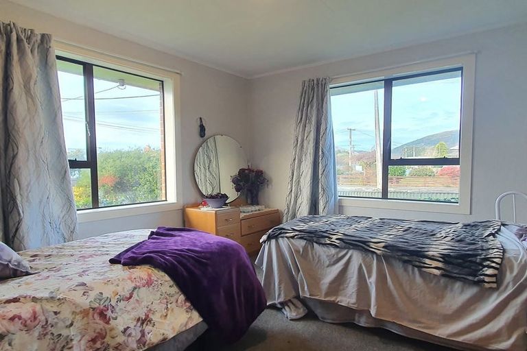 Photo of property in 44 Opie Street, Waimate, 7924