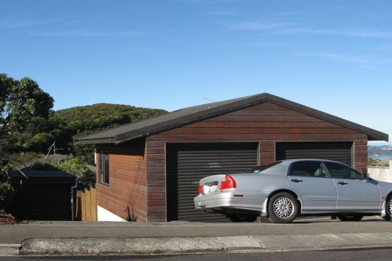 Photo of property in 25a Spenmoor Street, Newlands, Wellington, 6037