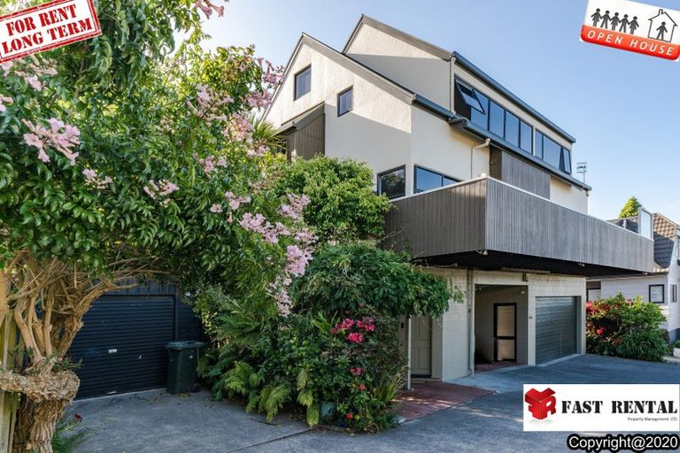 Photo of property in 1/211 Onewa Road, Birkenhead, Auckland, 0626