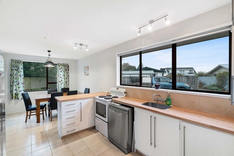 Photo of property in 16 Torlesse Crescent, Darfield, 7510