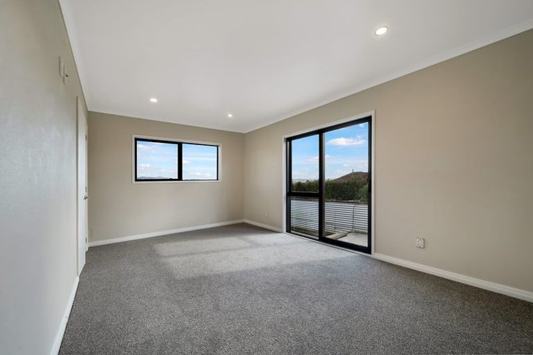 Photo of property in 4190a Great North Road, Glendene, Auckland, 0602